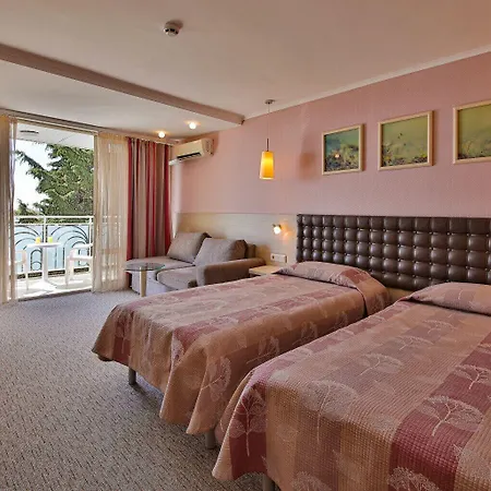Sandy Hotel